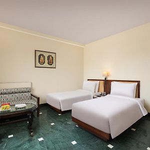 Premium Twin Room Complimentary 11 Happy Hours